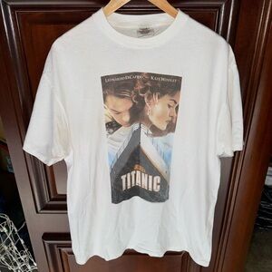 Vintage 1998 Titanic Leonardo DiCaprio movie promo portrait rap graphic tee